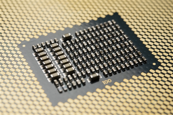 Intel发布八代博锐：六代Wi-Fi加硬件防护 比三年前性能提升65％