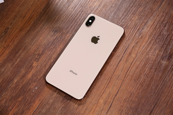 Cowen分析师：苹果iPhone今年的出货量反弹似乎令人怀疑