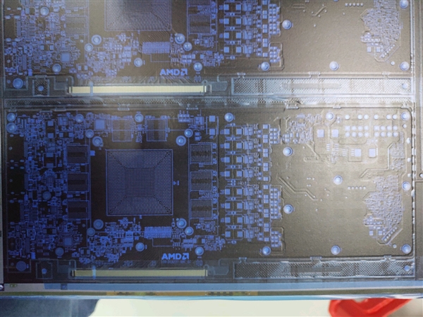 AMD 7nm Navi显卡PCB泄露:第一次上GDDR6显存