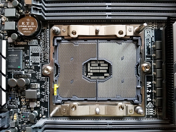 不愧妖板之王 华擎ITX迷你小板竟支持Intel 28核心