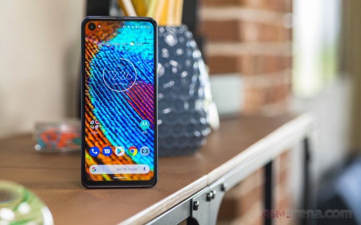 摩托罗拉One Vision发布：21:9打孔屏 Exynos 9609芯片