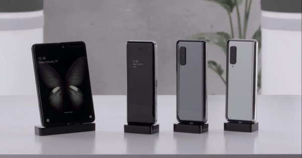 三星Galaxy Fold（图源网络）