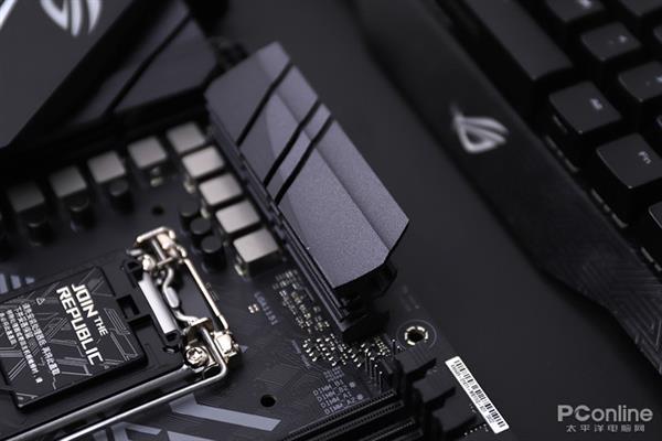 Win7党福音！能装Win7和九代酷睿的ROG新主板上手