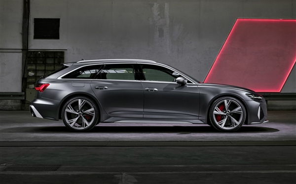 全新一代奥迪RS6实车亮相 4.0T+48V轻混 3.6s破百