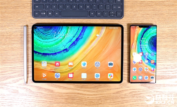 90%全球最高屏占比！华为MatePad Pro青山黛图赏
