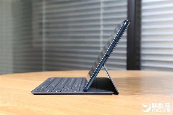 90%全球最高屏占比！华为MatePad Pro青山黛图赏