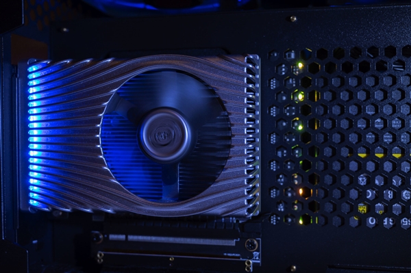 Intel DG2高性能独显曝光：台积电7nm代工