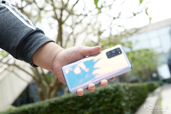 3000元档买安卓还是新iPhone SE?来看二者的详细对比