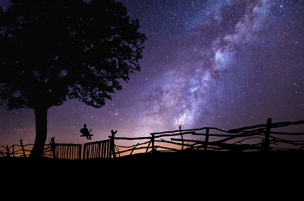 暗物质实验发现宇宙神秘信号：太阳轴子将存在