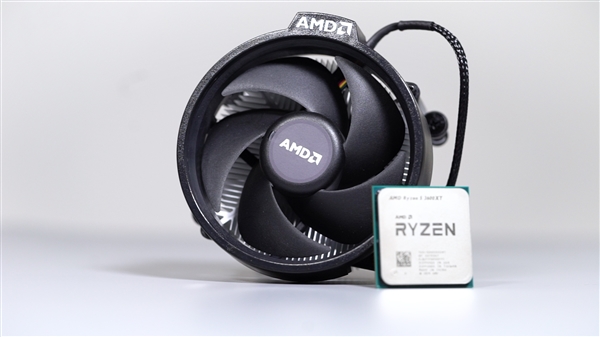 AMD超频神U！锐龙9 3900XT、锐龙7 3800XT鸡血版首发开箱！