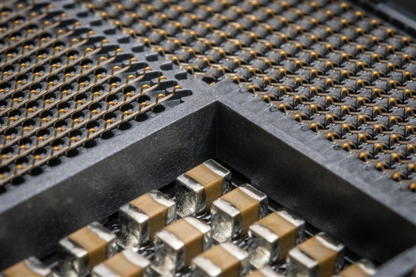 首次10nm！Intel 12代桌面酷睿真身首曝：LGA1700新接口坐实