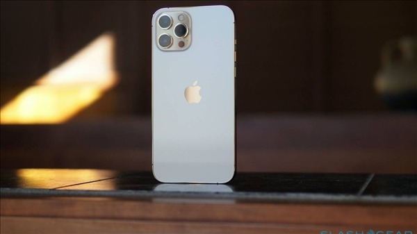 iPhone 12s Pro Max渲染图曝光：6.7寸120Hz高刷屏、支持屏下指纹识别