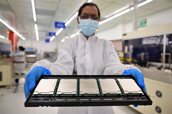 单芯10nm 40核心！Intel三代可扩展志强官方美图赏