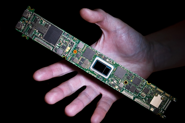 Intel 10nm轻薄本提速：i7-1195G7加速达到5GHz