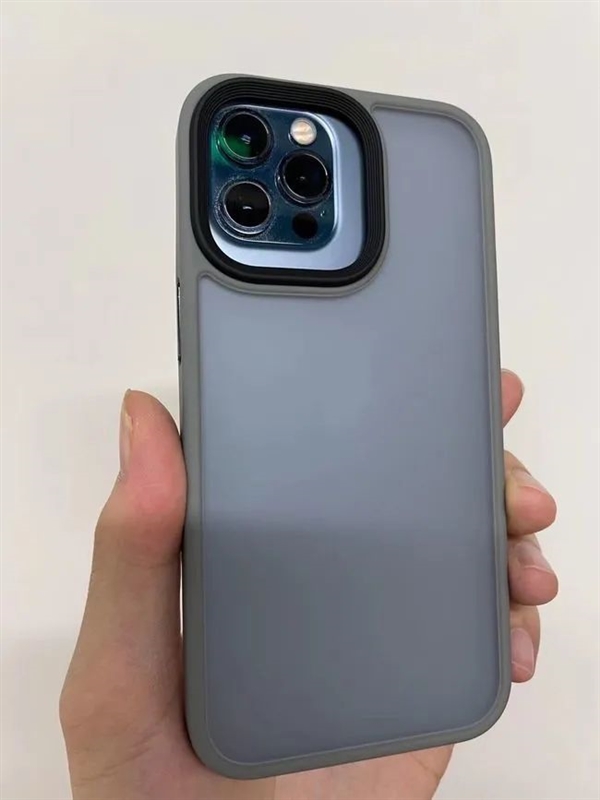 iPhone 13 Pro手机壳曝光 网友：更丑了