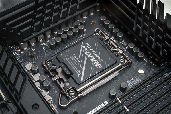 Intel 12代酷睿为啥换接口？Z690主板最深入科普
