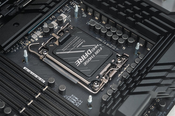 Intel 12代酷睿为啥换接口？Z690主板最深入科普