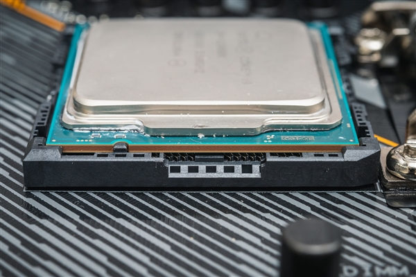 Intel 12代酷睿为啥换接口？Z690主板最深入科普