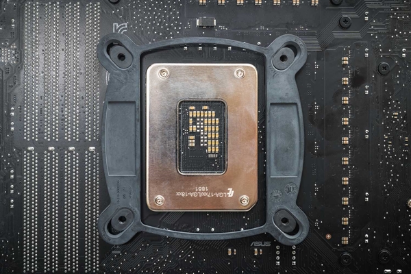 Intel 12代酷睿为啥换接口？Z690主板最深入科普