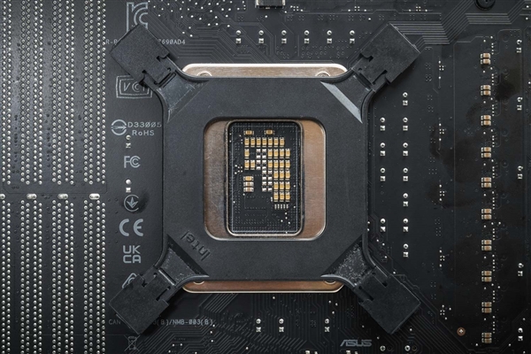 Intel 12代酷睿为啥换接口？Z690主板最深入科普