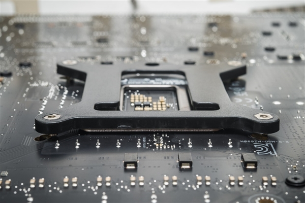 Intel 12代酷睿为啥换接口？Z690主板最深入科普