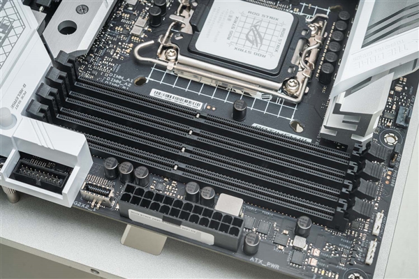 Intel 12代酷睿为啥换接口？Z690主板最深入科普
