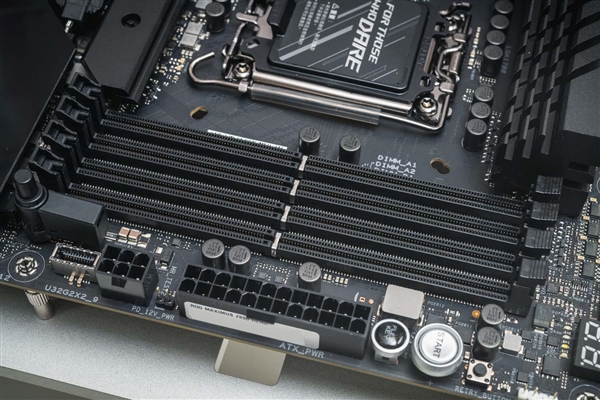 Intel 12代酷睿为啥换接口？Z690主板最深入科普