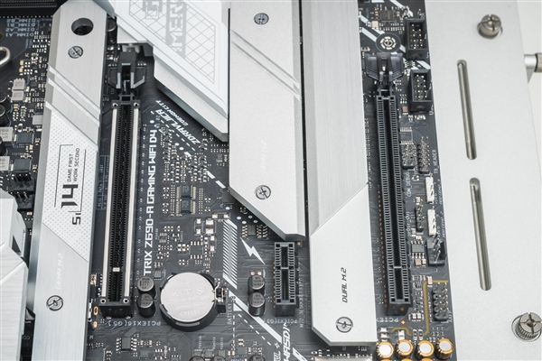 Intel 12代酷睿为啥换接口？Z690主板最深入科普