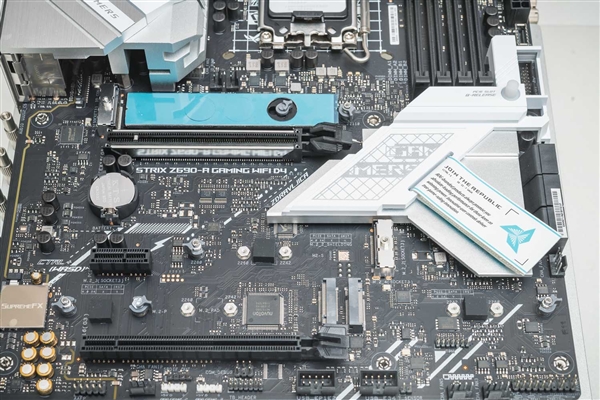 Intel 12代酷睿为啥换接口？Z690主板最深入科普
