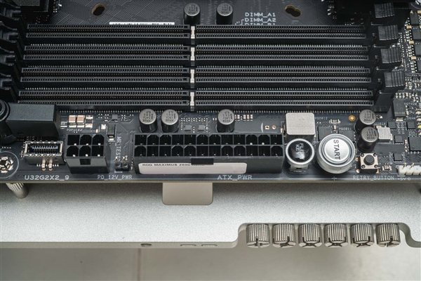 Intel 12代酷睿为啥换接口？Z690主板最深入科普