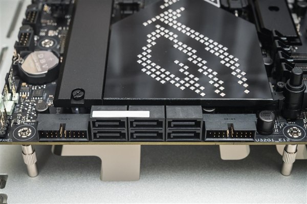 Intel 12代酷睿为啥换接口？Z690主板最深入科普