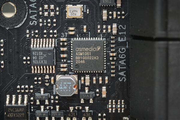 Intel 12代酷睿为啥换接口？Z690主板最深入科普