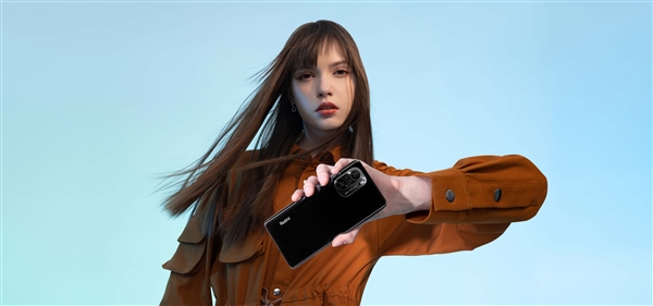 卢伟冰爆料Redmi K50：已经不能用焊门员形容 太强了