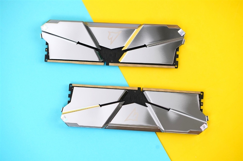 意想不到的国产长鑫颗粒！朗科绝影RGB DDR4-3200 CL14内存评测：唯一媲美三星 还更便宜