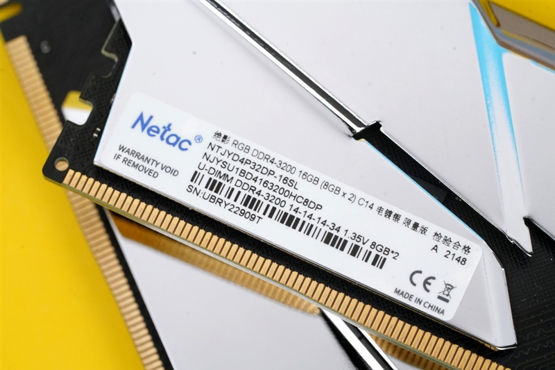 意想不到的国产长鑫颗粒！朗科绝影RGB DDR4-3200 CL14内存评测：唯一媲美三星 还更便宜