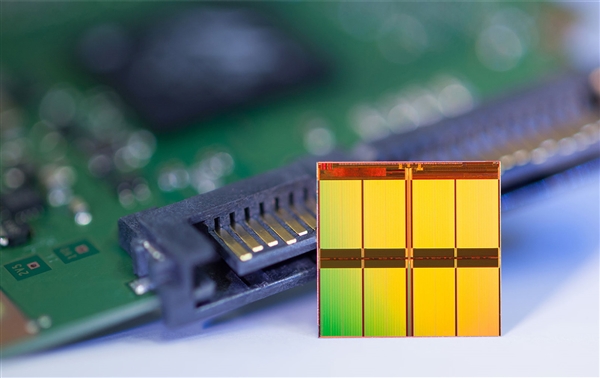 SSD 1年来首次转跌 1TB TLC硬盘交易价降至240元