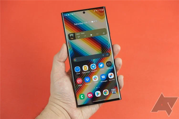 媲美iPhone！老外评价三星S22 Ultra：万能手机 就是贵