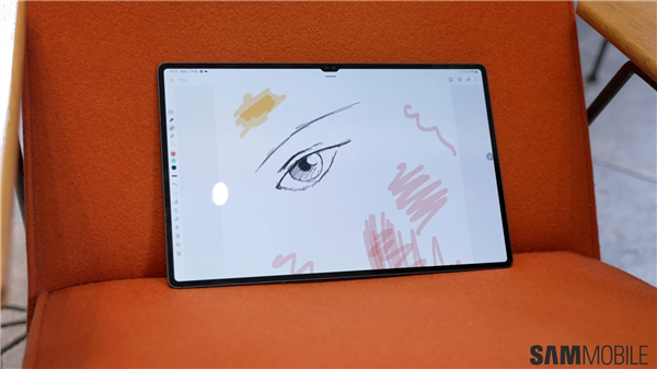 8900元！安卓最强平板三星Tab S8系列没有充电器：苹果iPad却有