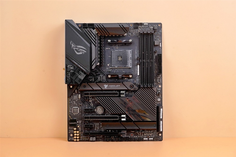 i9-12900KS不是对手！AMD锐龙7 5800X3D首发评测：没有更好的游戏U了