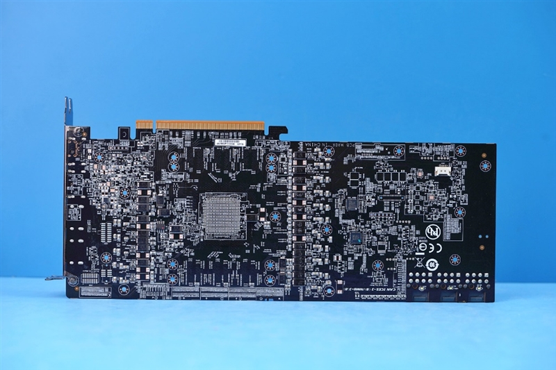 最强的A卡有多强！技嘉RX 6950 XT GAMING OC魔鹰评测：8条热管配均热板的怪物