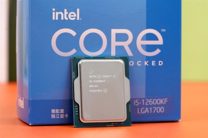 酷睿i5越级挑战锐龙7！12600KF大战5800X：基准、游戏双双超越