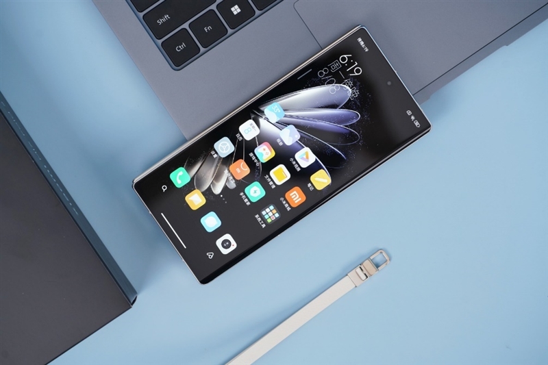 你想要的都给你！Xiaomi MIX Fold 2评测：第一次觉得折叠屏很香
