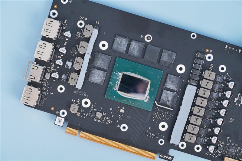 最强非公！蓝戟Intel Arc A770 Flux OC显卡评测：2K分辨率比RTX 3060快9%
