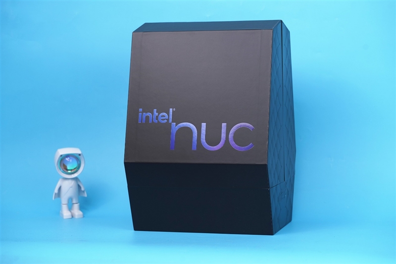 12代酷睿配Arc A770M显卡！Intel NUC12蝰蛇峡谷评测：2.5L的超强迷你电脑