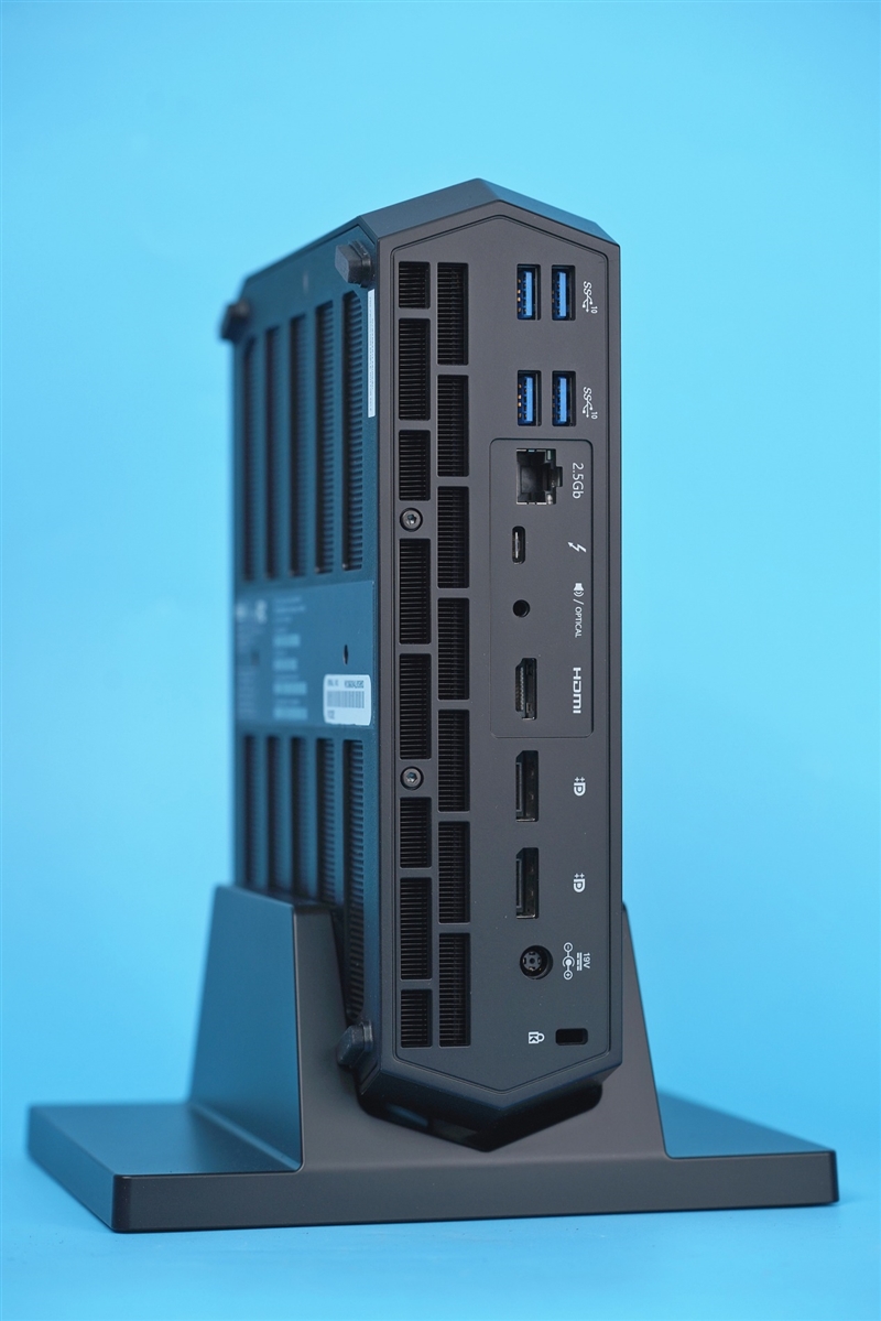 12代酷睿配Arc A770M显卡！Intel NUC12蝰蛇峡谷评测：2.5L的超强迷你电脑