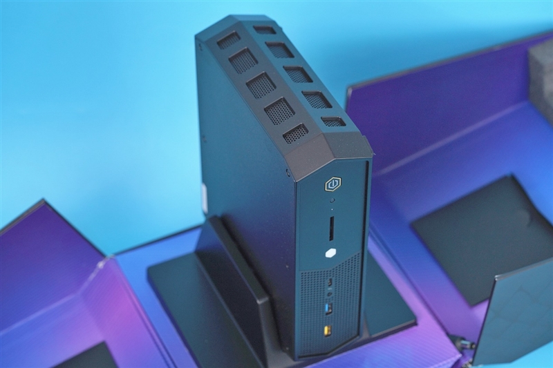 12代酷睿配Arc A770M显卡！Intel NUC12蝰蛇峡谷评测：2.5L的超强迷你电脑
