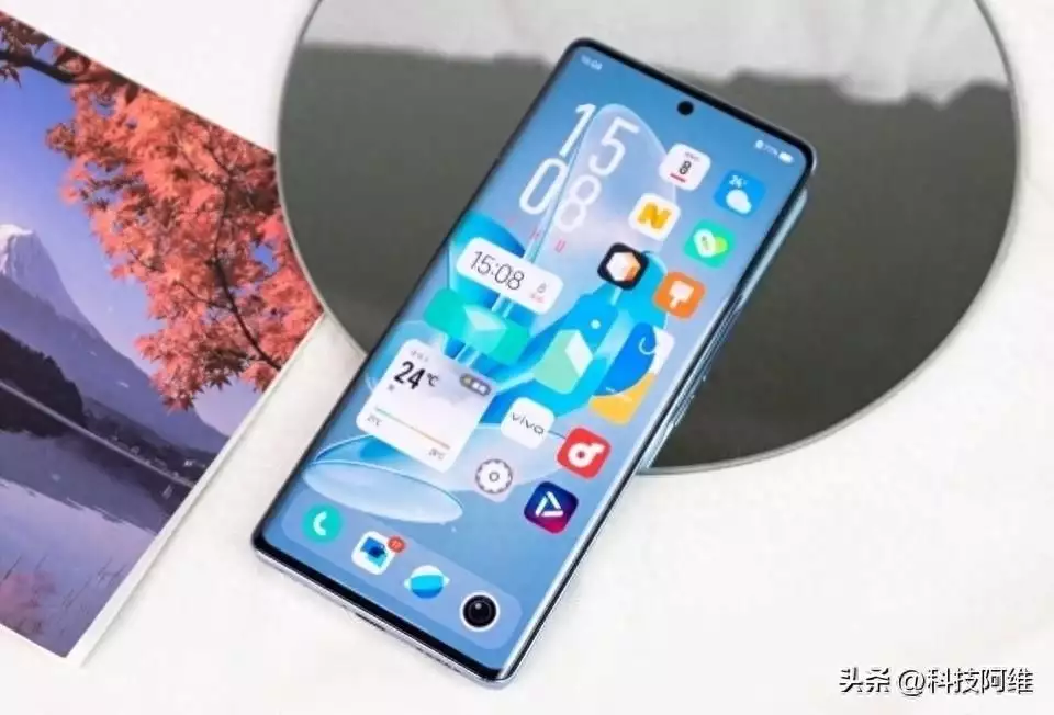 2019年的曲面屏手机（从2999元跌至1741元，12GB+512GB+5000万，曲面屏手机售价大跳水2007年，张灵甫妻子来到孟良崮，站在丈夫阵亡的地方，写下4个字）