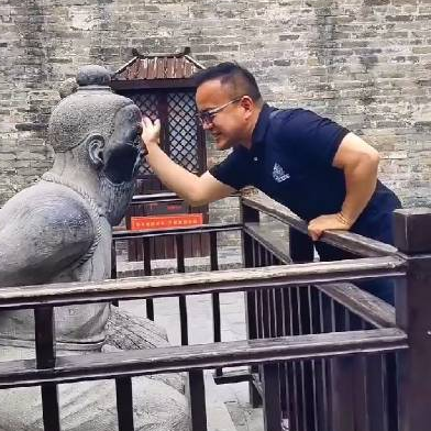 秦桧跪像是真人吗（秦桧跪像在哪个地方？在今天的什么地方？）