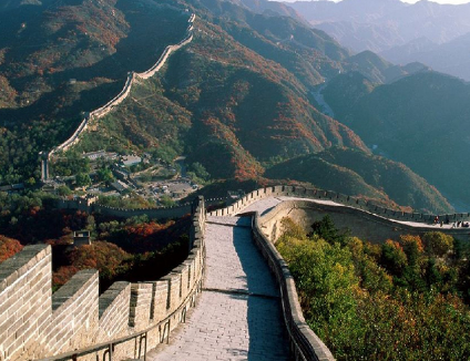 长城什么时候开始修建完的（长城是什么时候修建的？到现在为止已经多少岁了？）