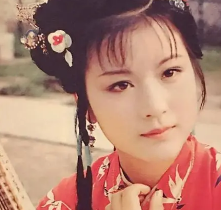 史湘云和贾宝玉在一起了吗图片（史湘云作为贾宝玉的表妹，最后为什么会成为官妓？）